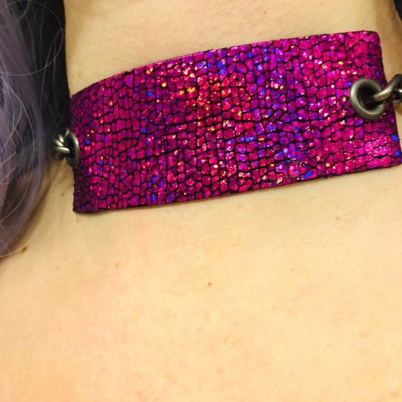 Holographic pink wrap bracelet - Picture 3 of 3
